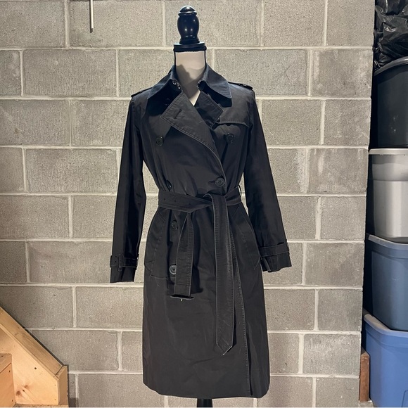 Burberry Irene trench coat. - Picture 2 of 15